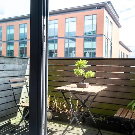 Chinese Suite - Sleeps/8 + Free Parking + Games + Netflix- Coffee Machine 家庭 Birmingham Exterior photo